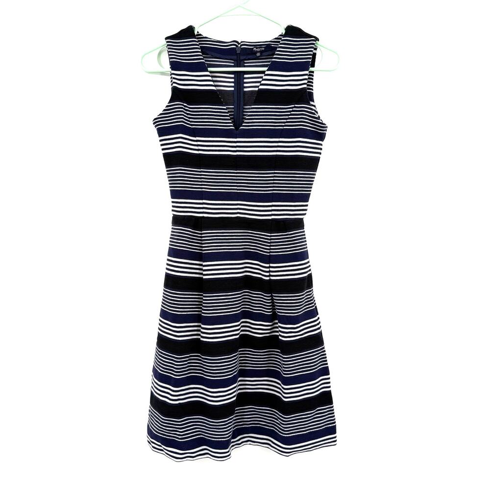 Madewell Size XS Sleeveless Dress‎ Striped Blue White Fitted Waist Zip Up Rear